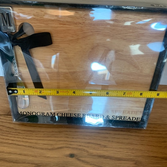 “M” Monogram Cheese Board & Spreader. NWT, in box. - Picture 6 of 7